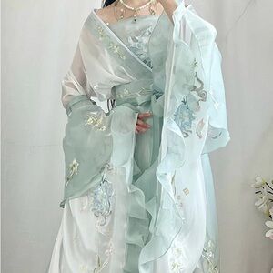Green Elegant Floral Embroidered Women’s Hanfu Dress Full Set